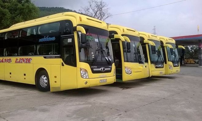 Xe Hoàng Linh Mặt trước xe Bên hông xe Giường nằm 40 chỗ