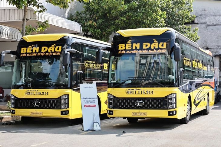 Xe Bến Dầu Mặt trước xe Bên hông xe Giường nằm 44 chỗ