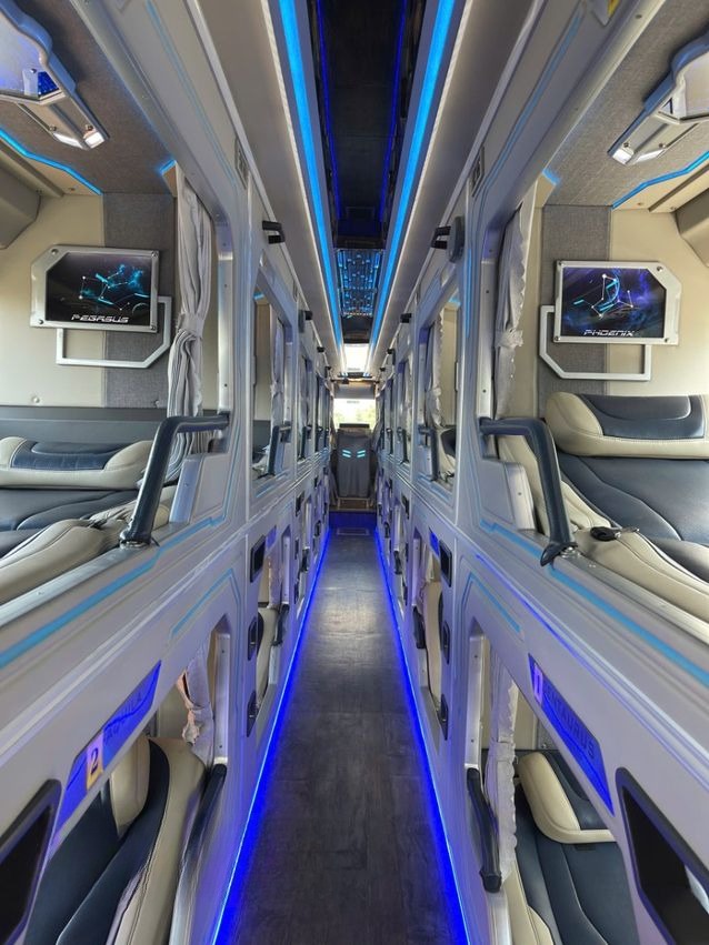 Xe The Queen Tourist Giường nằm Ghế ngồi Nội thất Tiện ích Limousine 22 Phòng