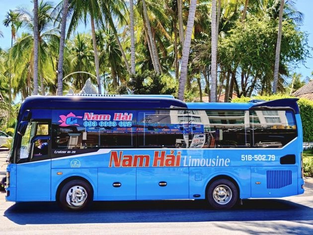Xe Nam Hải Limousine Bên hông xe Limousine 34 giường
