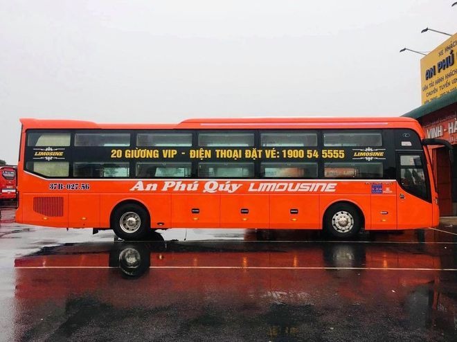 Xe An Phú Quý Bên hông xe Mặt sau xe Limousine giường phòng 20 chỗ - WC