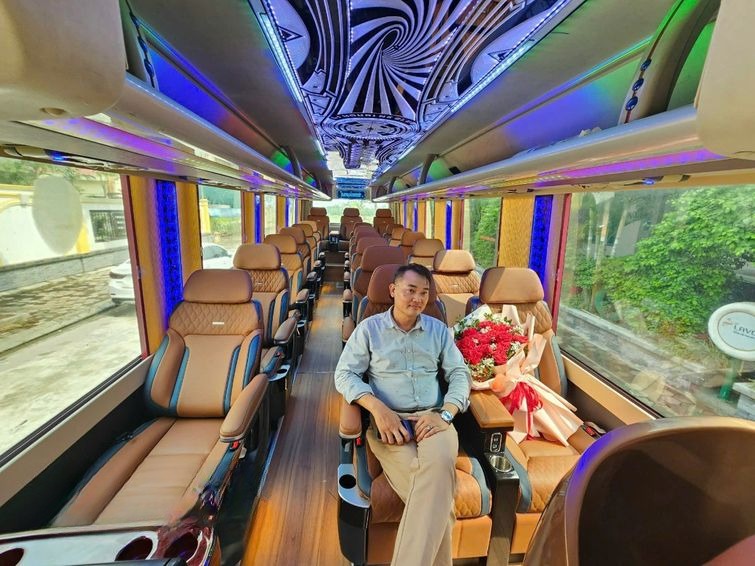 Xe Anh Huy Đất Cảng Tiện ích Nội thất Limousine 21 chỗ