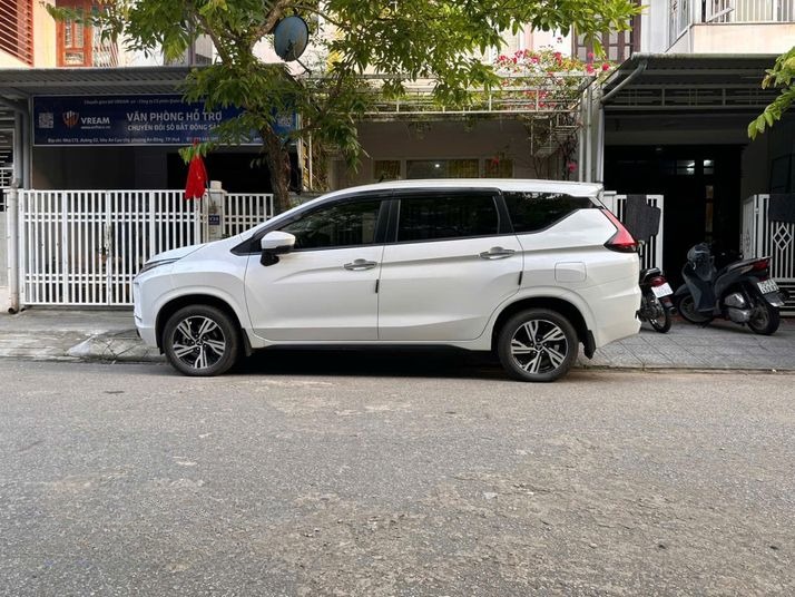 Xe Dũng Car Bên hông xe Xe 7 chỗ