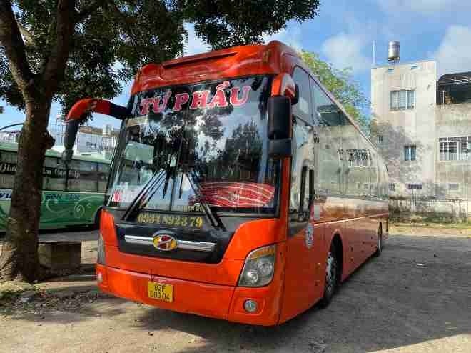 Xe Tư Phầu Mặt trước xe Giường nằm 46 chỗ