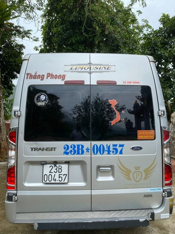 Xe Thắng Phong Limousine undefined