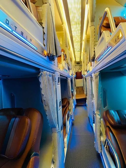 Xe Kính Diên Hồng Giường nằm Nội thất Tiện ích Limousine giường nằm 34 chỗ