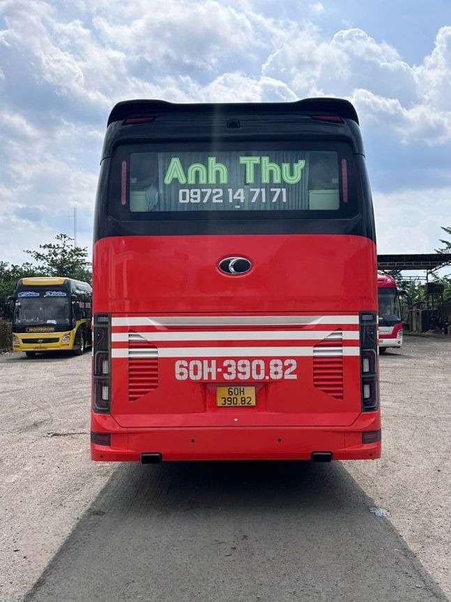 Xe Anh Thư (Đắk Nông) Mặt sau xe Limousine 34 giường