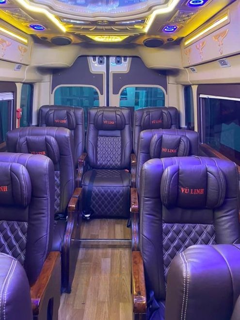 Xe Vũ Linh limousine Ghế ngồi Tiện ích Nội thất Huyndai Solati 11 chỗ