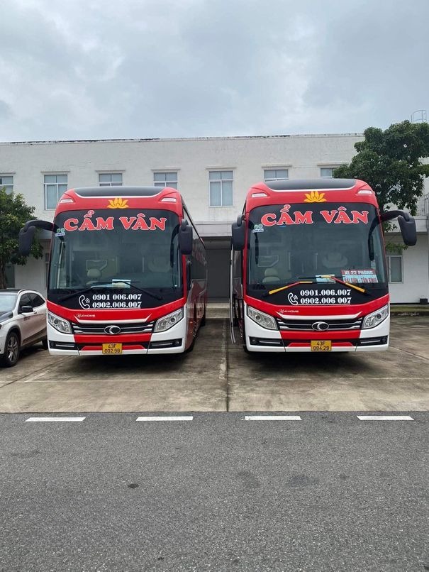 Xe Cẩm Vân Mặt trước xe Limousine 22 phòng