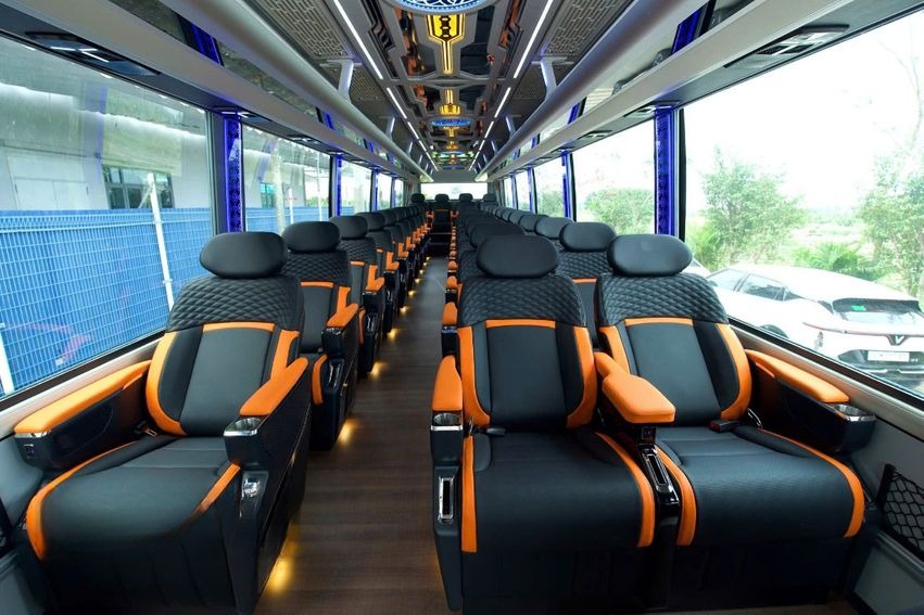 Xe Trọng Thủy Limousine Tiện ích Nội thất Ghế ngồi Limousine 29 chỗ VIP (Massage)