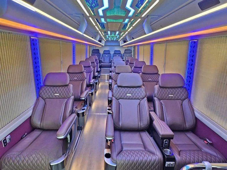 Xe Nguyễn Gia Limousine (Hải Phòng) Nội thất Limousine 22 chỗ