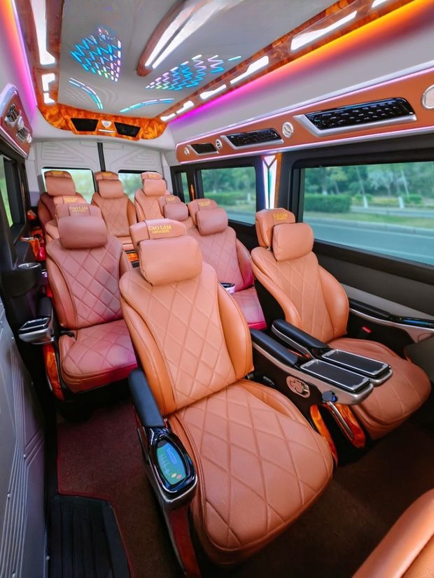 Xe Cao Lâm Nội thất Tiện ích Ghế ngồi  Limousine 11 chỗ