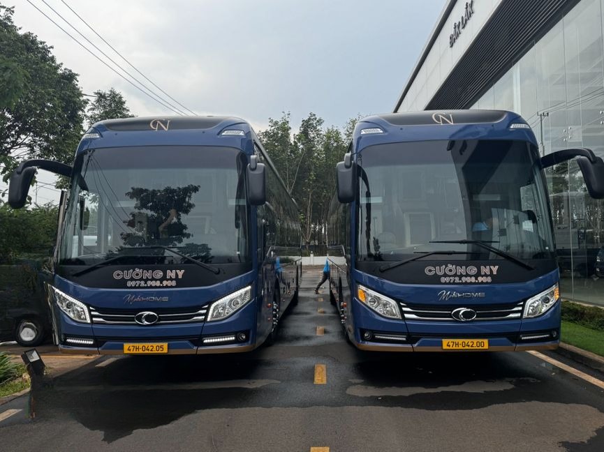 Xe Cường Ny Mặt trước xe Limousine 34 giường 