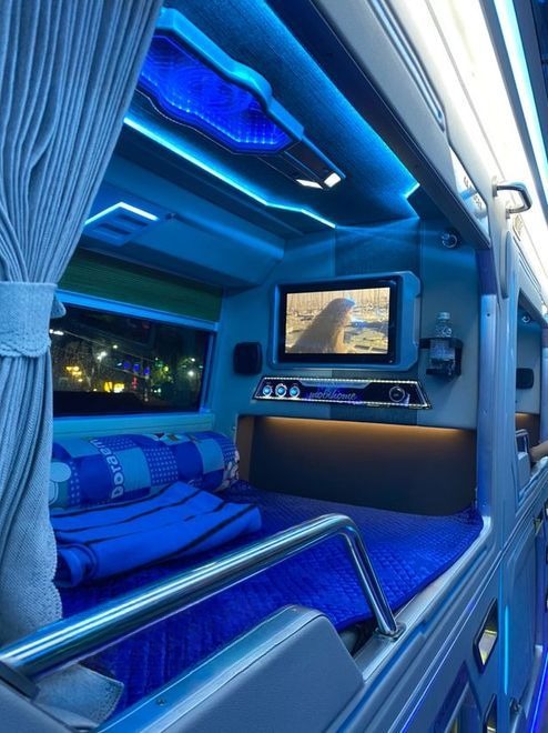 Xe Trà Lan Viên Tiện ích Limousine giường phòng 21 chỗ