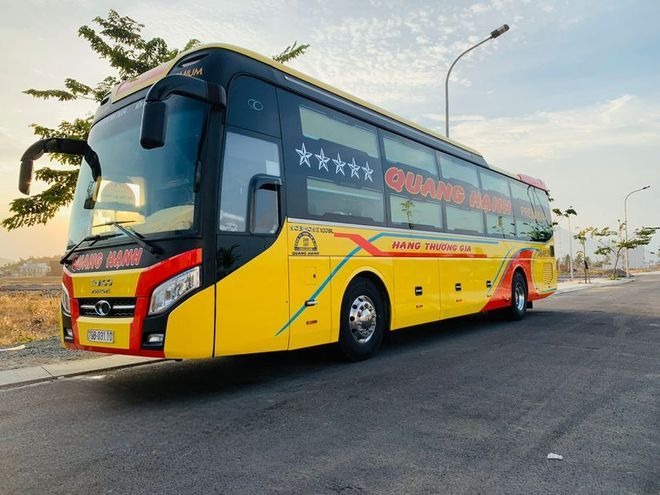 Xe Lovabus Bên hông xe Mặt trước xe Limousine 32 giường