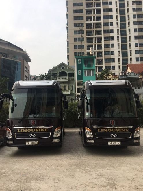 Xe Ngọc Cường Mặt trước xe Limousine 16 chỗ VIP