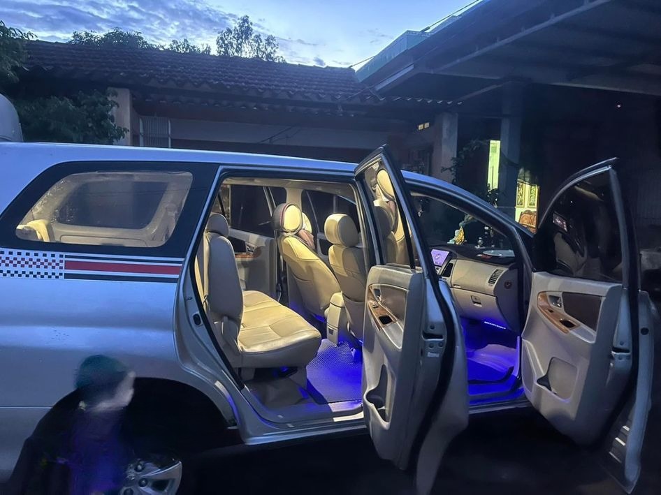 Xe Trâm Jet Bên hông xe Ghế ngồi 7 chỗ 