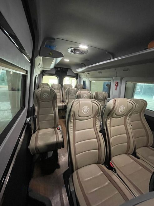 Xe Nam Cường Limousine Tiện ích Limousine 16 chỗ