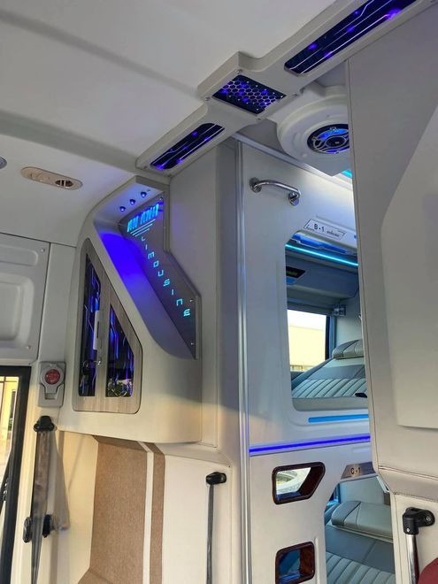 Xe Lovabus Tiện ích Nội thất Limousine giường phòng 21 chỗ