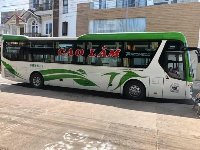 Xe Cao Lâm Bên hông xe Giường nằm 41 chỗ