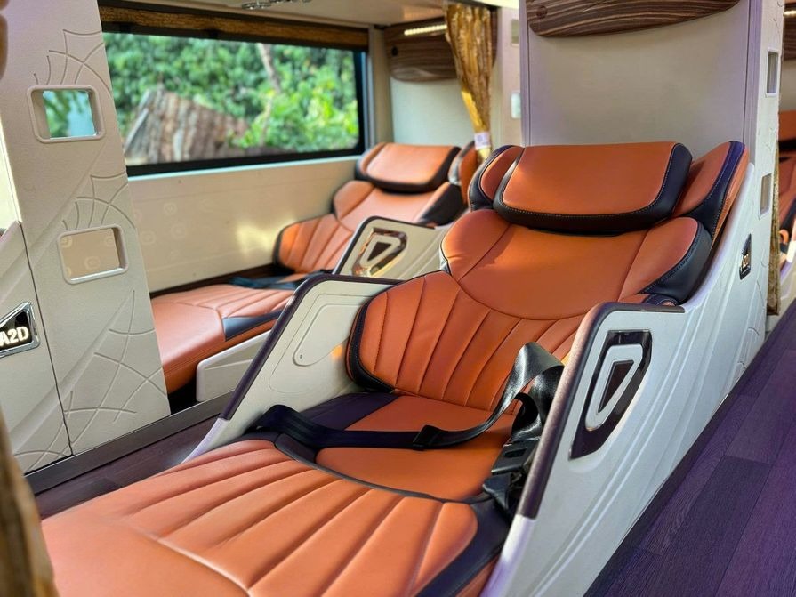 Xe Văn Thông Giường nằm Nội thất Limousine 34 phòng