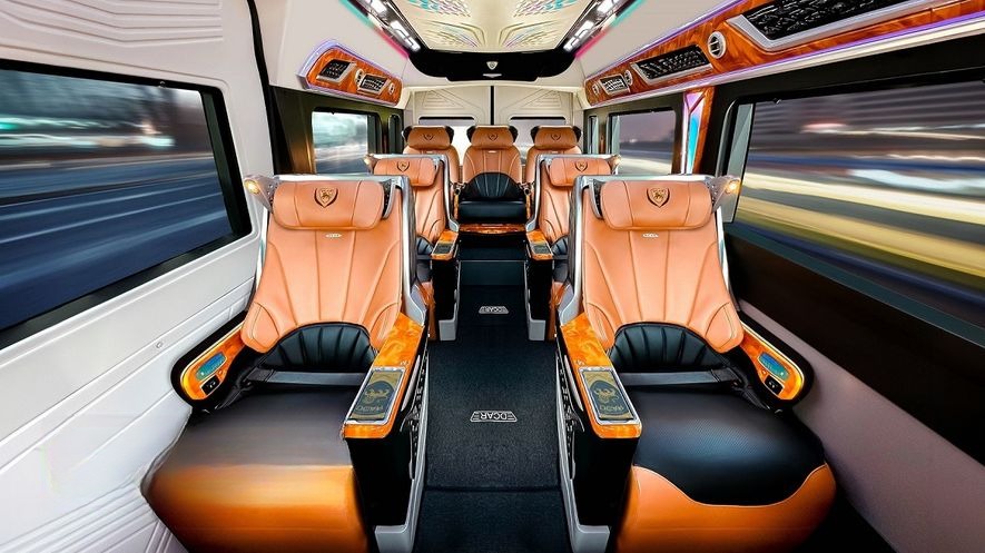 Xe NASA Travel Ghế ngồi Tiện ích Nội thất Limousine 9 chỗ