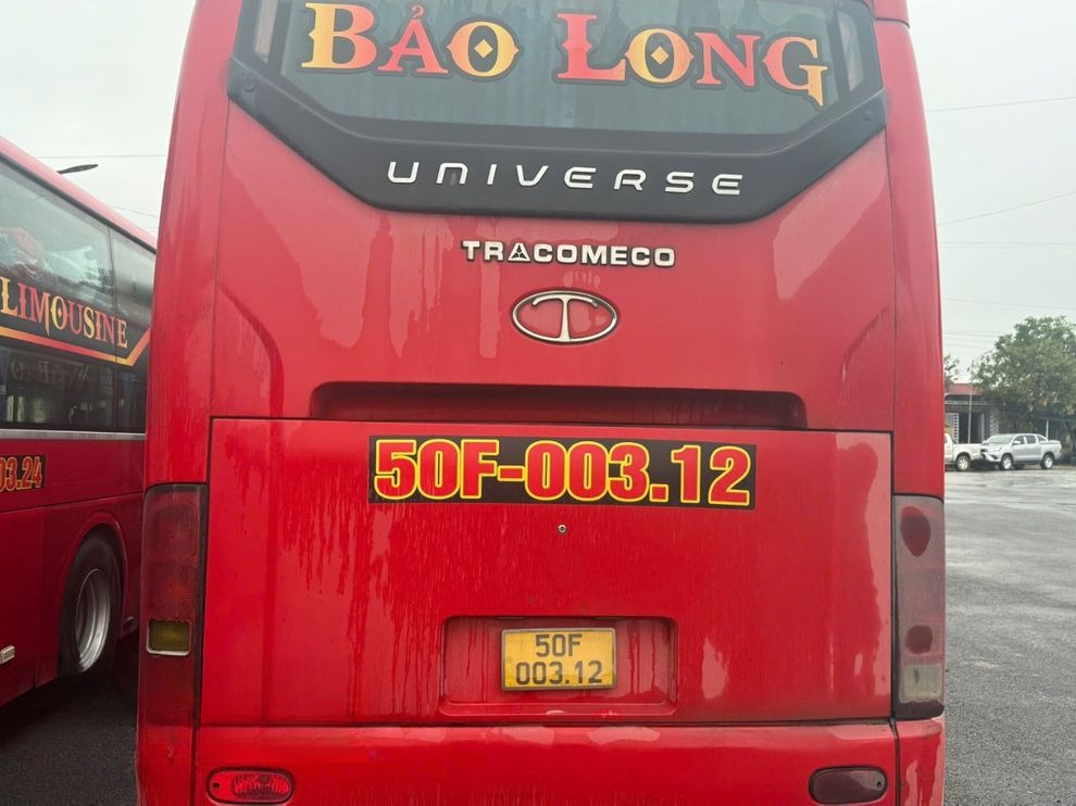 Xe Bảo Long (Hương Khê) Mặt sau xe Giường nằm 46 chỗ