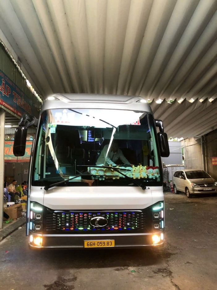 Xe Tân Lập Thành Mặt trước xe Ghế ngồi 28 chỗ THACO