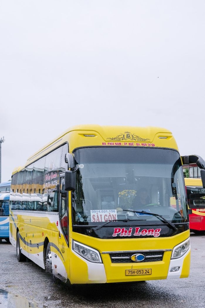 Xe Phi Long (Cánh Cam) Mặt trước xe Bên hông xe Giường nằm 32 phòng