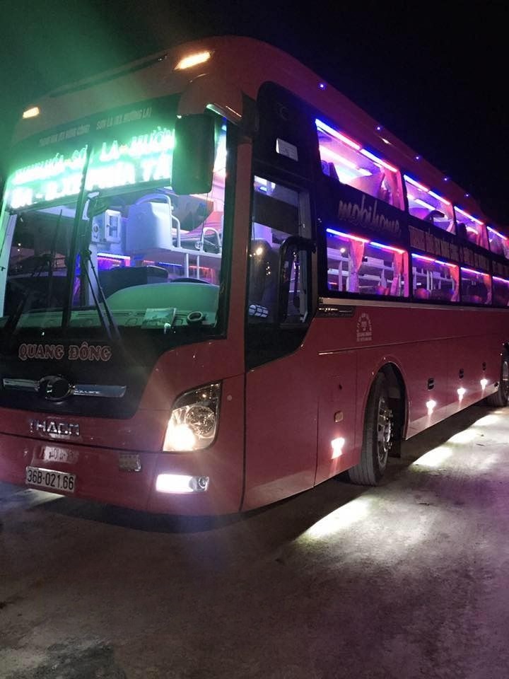 Xe Quang Đông Mặt trước xe Bên hông xe Ghế ngồi 45 chỗ