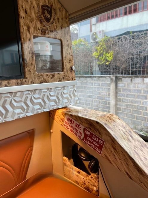 Xe Hòa Thuận Anh Tiện ích Giường Phòng Limousine 22 chỗ