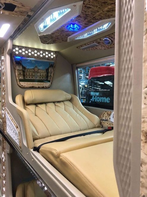 Xe Tuấn Hiệp Nội thất Giường nằm Limousine giường phòng 22 chỗ