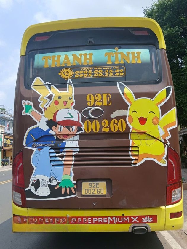 Xe Lovabus Mặt sau xe Limousine 24 phòng