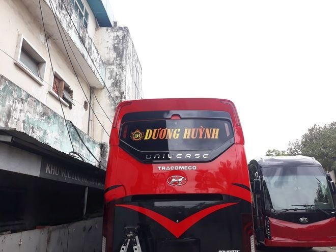Xe Lovabus Mặt sau xe Limousine 34 phòng