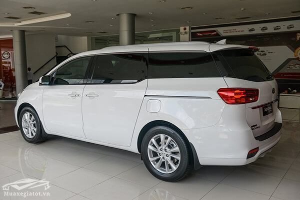Xe Tuấn Kiệt Bên hông xe Sedona 7 chõ