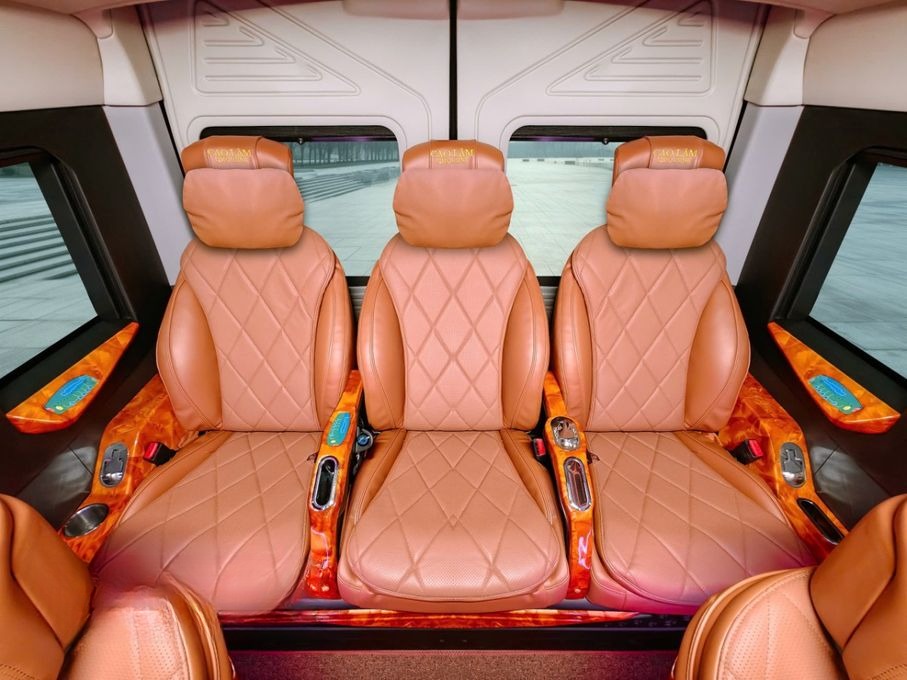 Xe Cao Lâm Nội thất  Limousine 11 chỗ