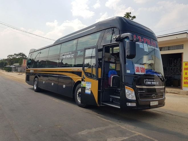 Xe Lovabus Bên hông xe Limousine 34 phòng VIP