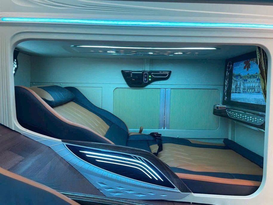 Xe Anh Phụng Giường nằm Tiện ích Nội thất Limousine 24 phòng