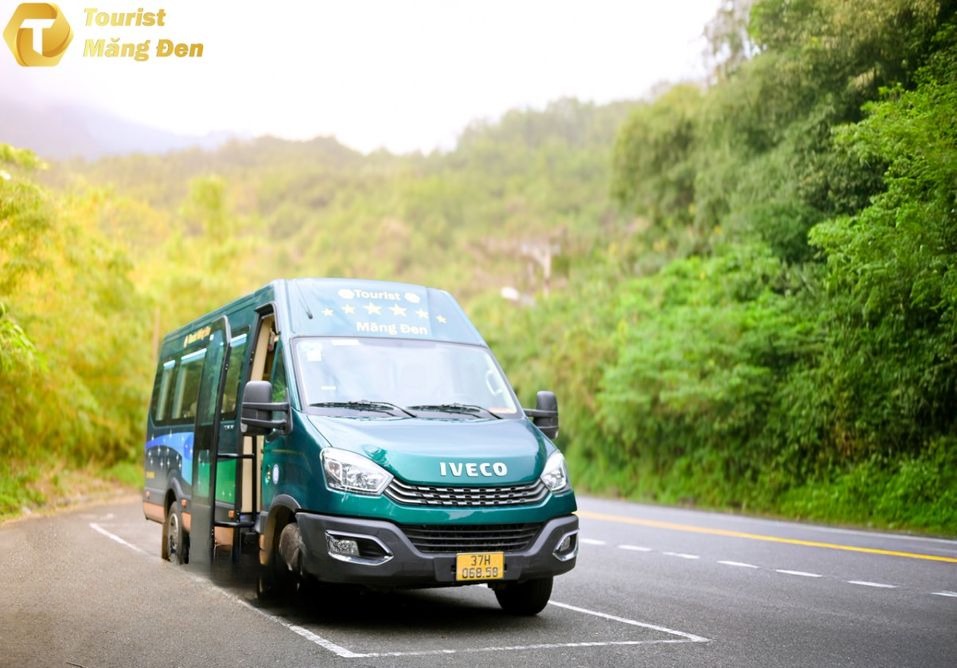 Xe Tourist Măng Đen Mặt trước xe Limousine 9 chỗ 