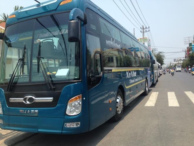 Xe Xe Nhà Mặt trước xe Giường nằm 40 chỗ (WC)