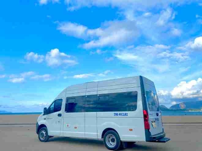 Xe iHome Travel Bên hông xe Mặt sau xe Limousine ghế ngồi 11 chỗ