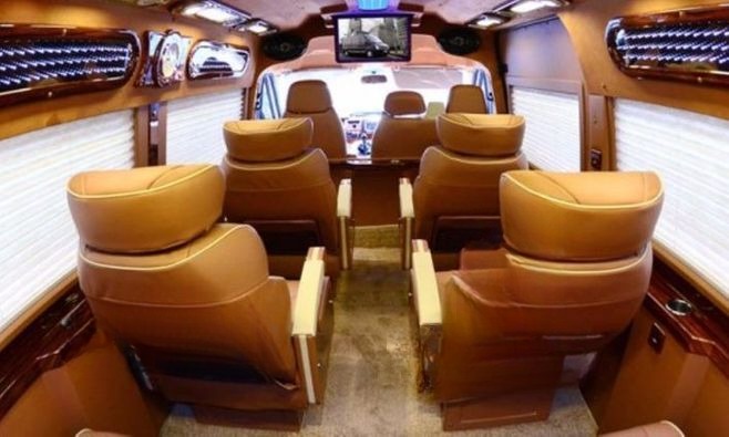 Limousine 9 chỗ Tấn Lợi Limousine
