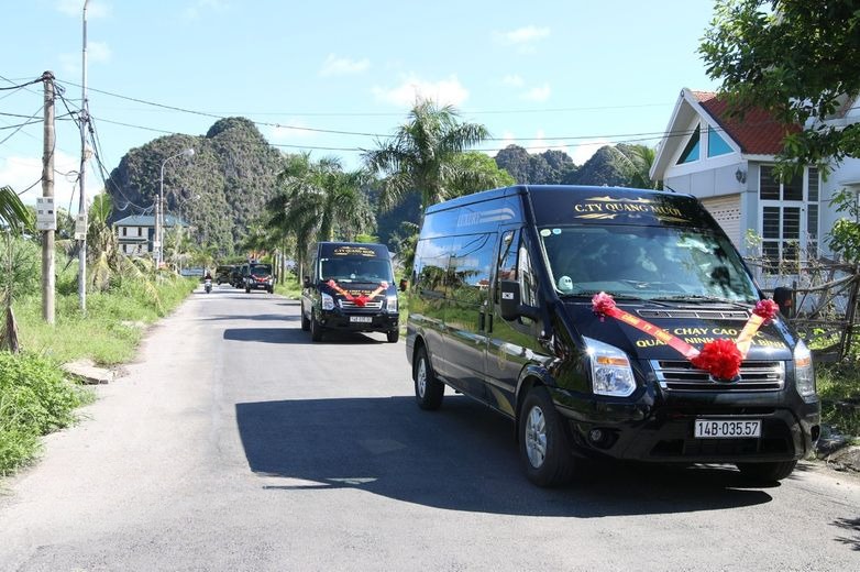 Xe Quang Mười Mặt trước xe