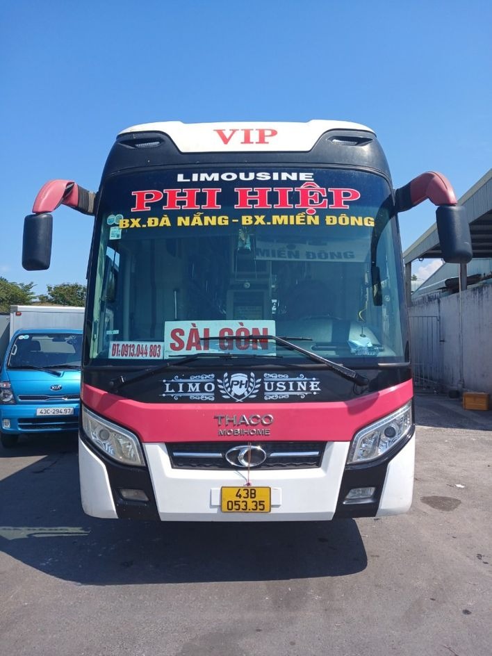 Xe Phi Hiệp Mặt trước xe Limouisne 34 phòng