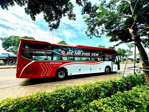 Xe Bê Hà (Phú Yên) Mặt sau xe Giường nằm 41 chỗ