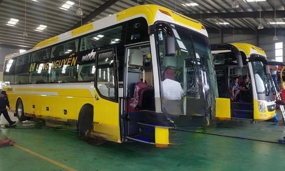 Xe Long Nguyễn Bên hông xe Giường nằm 44 chỗ