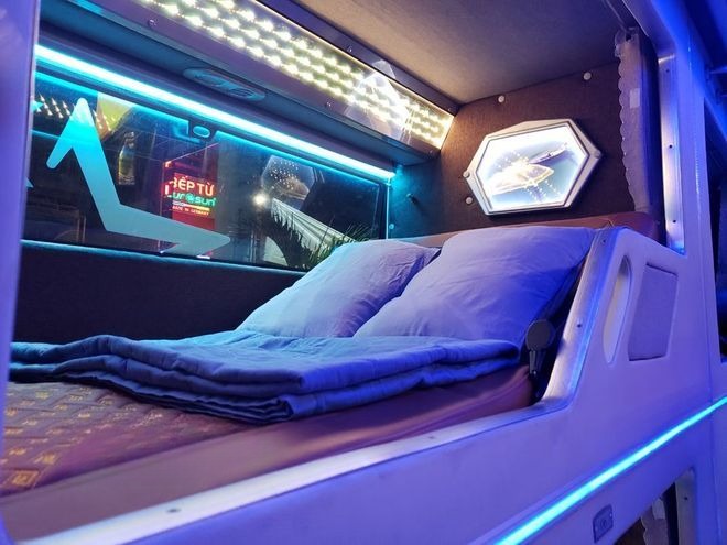 Xe Phong Phú Nội thất Tiện ích Limousine phòng đôi 22 chỗ