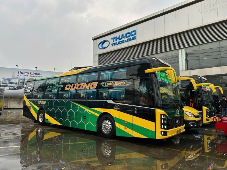Xe Nhật Dương - Bình Minh Bus Mặt trước xe Bên hông xe Limousine phòng 22 đôi (WC)