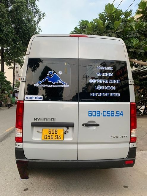 Xe Hoàng Yến Logistics Mặt sau xe Ghế ngồi 16 chỗ