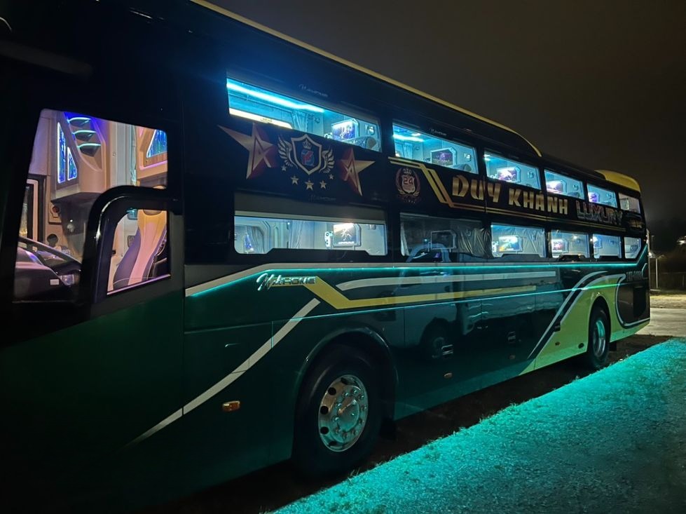 Xe Duy Khánh Limousine Bên hông xe Limousine giường phòng 24 chỗ